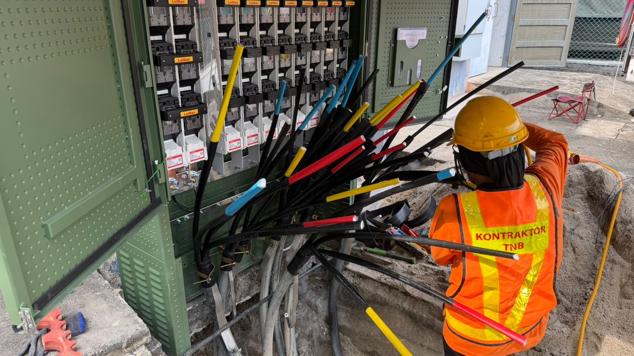 Feeder pillar with heat-shrink LV cable termination by a TNB contractor in Penang