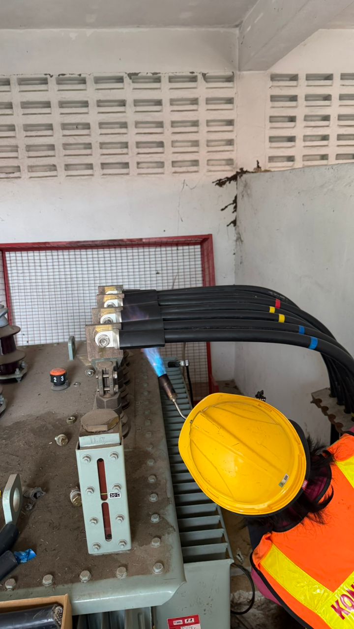 Heat-shrink cable jointing on a distribution transformer by NIKKISO-AYSHA in Malaysia